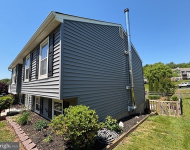 25936 Largo Court - Photo Thumbnail 2