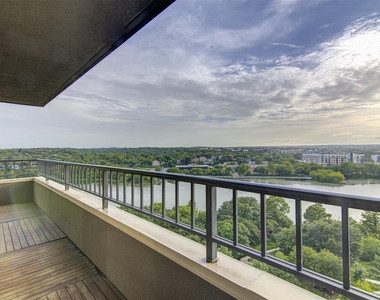 40 N Interstate 35 Highway - Photo Thumbnail 4