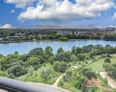 40 N Interstate 35 Highway - Photo Thumbnail 11