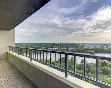 40 N Interstate 35 Highway - Photo Thumbnail 10