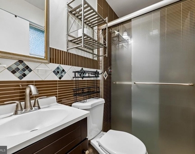 11512 Charlton Drive - Photo Thumbnail 8