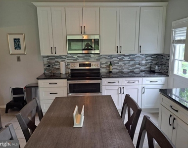 11512 Charlton Drive - Photo Thumbnail 1