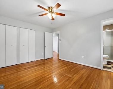 11512 Charlton Drive - Photo Thumbnail 7