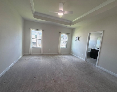 6029 Goshawk Street - Photo Thumbnail 6