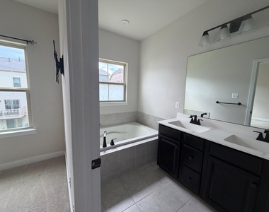 6029 Goshawk Street - Photo Thumbnail 18
