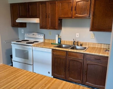 995 Heather Ridge Dr - Photo Thumbnail 5