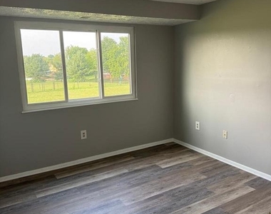 995 Heather Ridge Dr - Photo Thumbnail 15