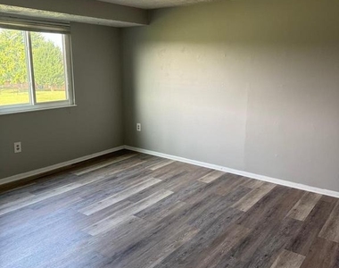 995 Heather Ridge Dr - Photo Thumbnail 22