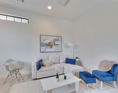 808 E Lydia St - Photo Thumbnail 22