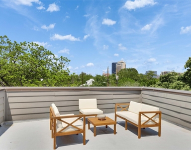 808 E Lydia St - Photo Thumbnail 23
