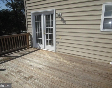7911 Heatherleigh Place - Photo Thumbnail 16