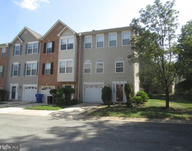 7911 Heatherleigh Place - Photo Thumbnail 7