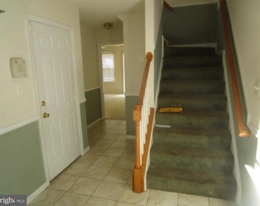 7911 Heatherleigh Place - Photo Thumbnail 3