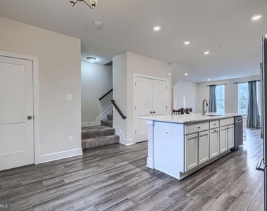 11129 Reisterstown Rd - Photo Thumbnail 11