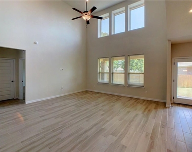 2304 La Mirada St - Photo Thumbnail 22