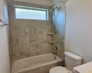 21408 Bird Wing Dr - Photo Thumbnail 4