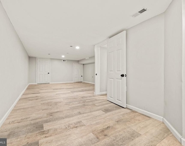 3331 Spaulding Avenue - Photo Thumbnail 28