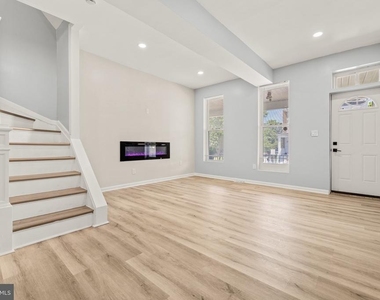 3331 Spaulding Avenue - Photo Thumbnail 4
