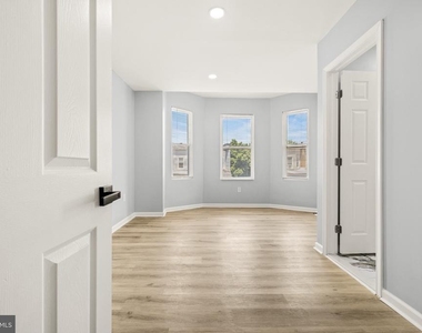 3331 Spaulding Avenue - Photo Thumbnail 13