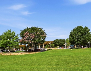 373 Lacey Oak Loop - Photo Thumbnail 35