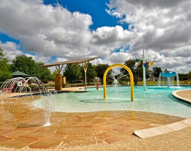 373 Lacey Oak Loop - Photo Thumbnail 33