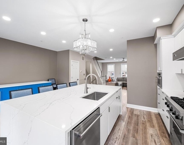 2323 Boston Street - Photo Thumbnail 11