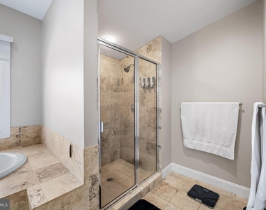 2323 Boston Street - Photo Thumbnail 37