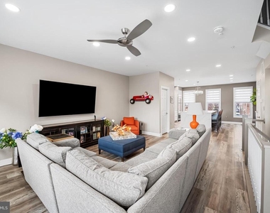 2323 Boston Street - Photo Thumbnail 13