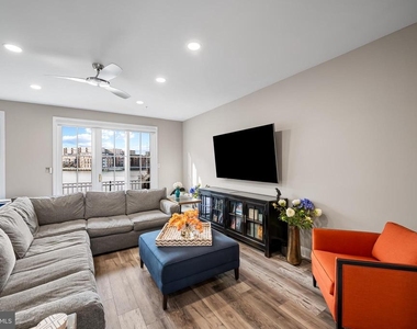 2323 Boston Street - Photo Thumbnail 15