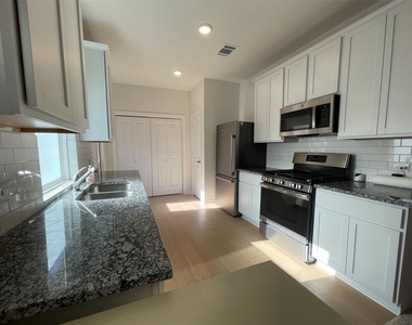 340 Kenai Dr Dr - Photo Thumbnail 4