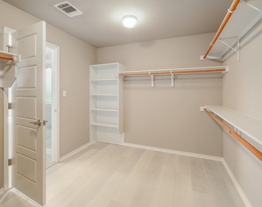 3651 Sandy Brook Dr - Photo Thumbnail 16