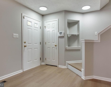 2713 Piscataway Run Drive - Photo Thumbnail 2