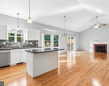 833 Mission Valley Lane - Photo Thumbnail 6