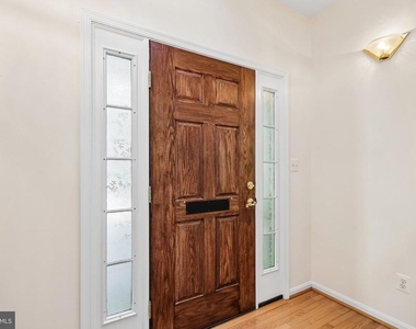 833 Mission Valley Lane - Photo Thumbnail 4