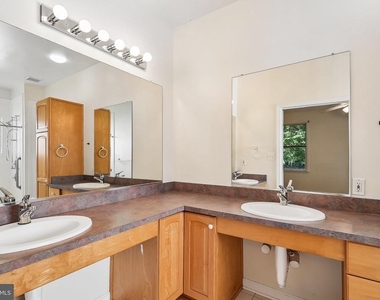 833 Mission Valley Lane - Photo Thumbnail 12