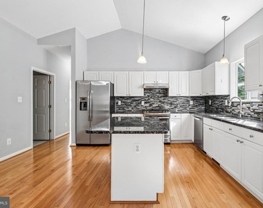 833 Mission Valley Lane - Photo Thumbnail 5
