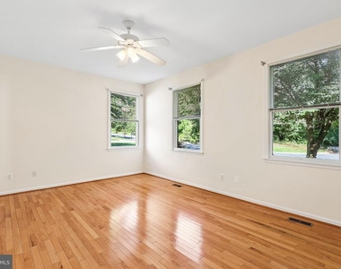 833 Mission Valley Lane - Photo Thumbnail 10