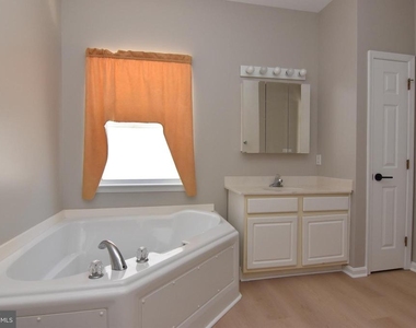 3802 Sagamore - Photo Thumbnail 9