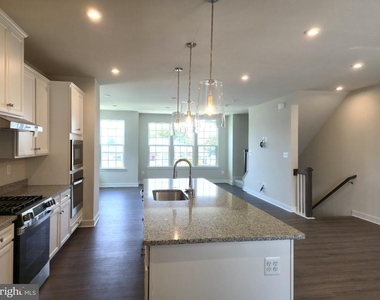 246 E Main Street - Photo Thumbnail 5
