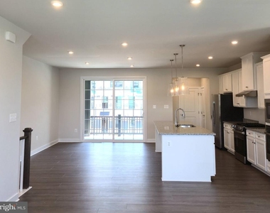 246 E Main Street - Photo Thumbnail 8