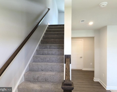 246 E Main Street - Photo Thumbnail 4