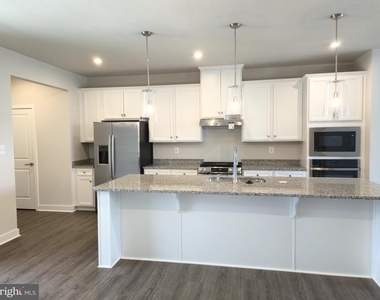 246 E Main Street - Photo Thumbnail 6