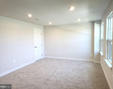 246 E Main Street - Photo Thumbnail 2