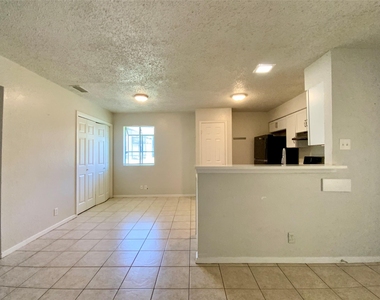 2300 Cedrick Cv - Photo Thumbnail 8