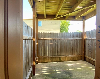 2300 Cedrick Cv - Photo Thumbnail 18