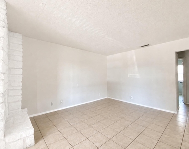 2300 Cedrick Cv - Photo Thumbnail 24