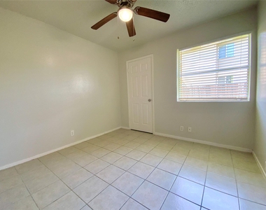 2300 Cedrick Cv - Photo Thumbnail 14