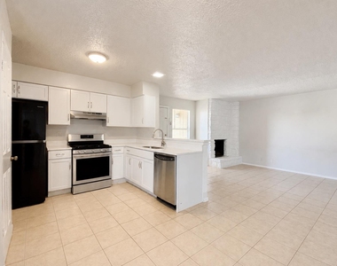 2300 Cedrick Cv - Photo Thumbnail 23