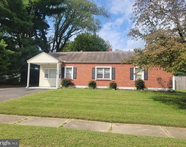38 Evergreen Drive - Photo Thumbnail 3
