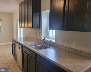 38 Evergreen Drive - Photo Thumbnail 12